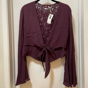 *NWT* Flynn Skye Bell Sleeve Lace Back Top